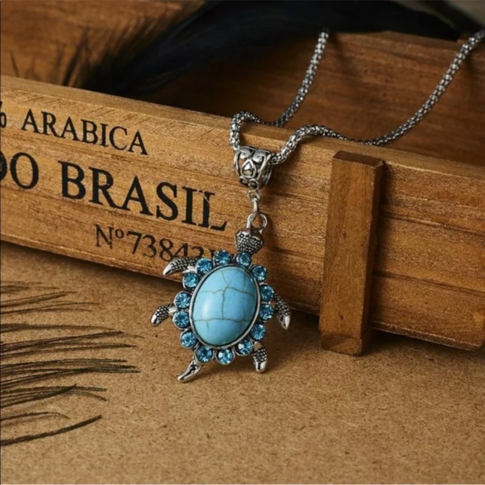 Women’s Boho Turquoise Silver 🐢 Turtle Necklace - Picture 6 of 7